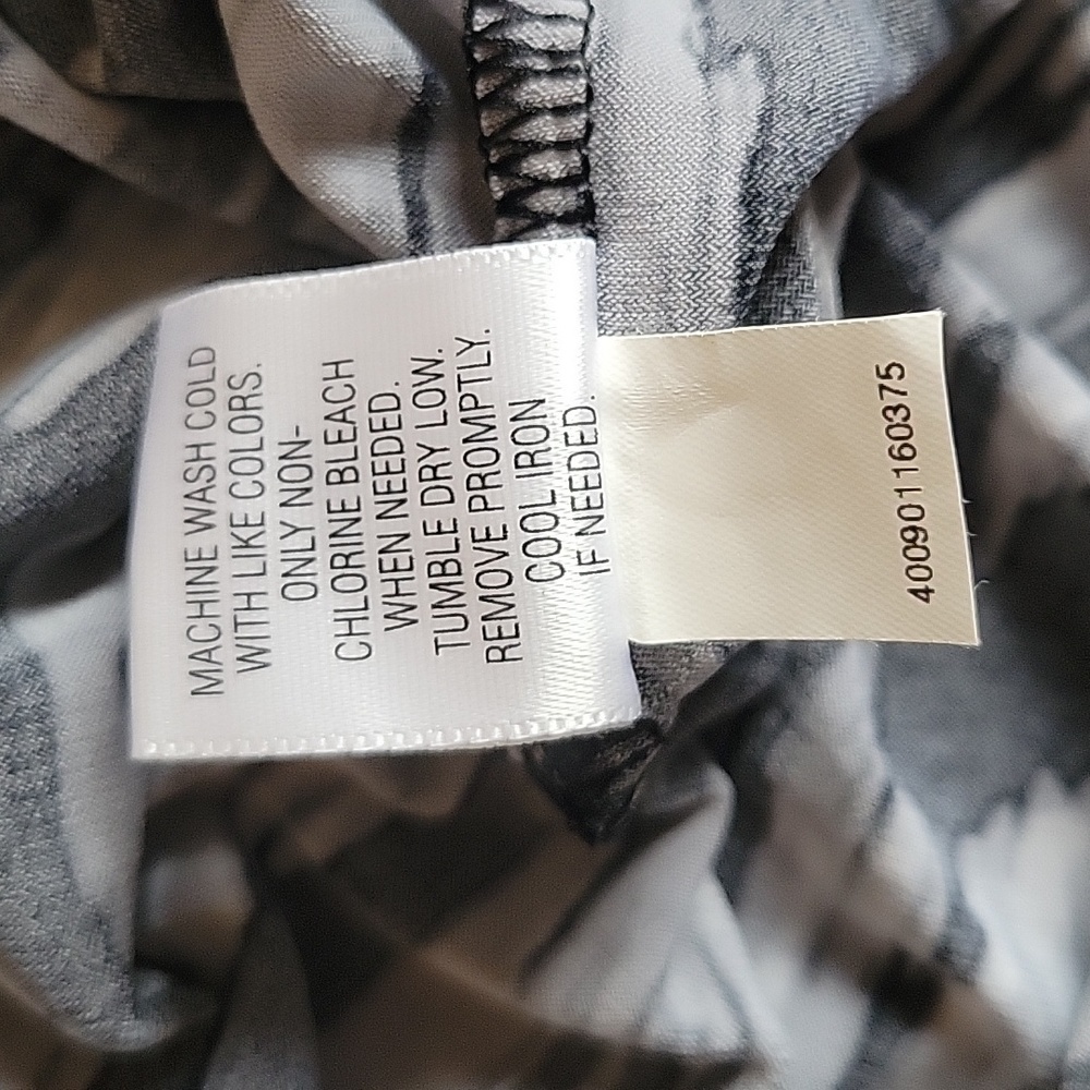 Women's Apt 9 Banded Bottom Top Size Medium - Picture 9 of 9